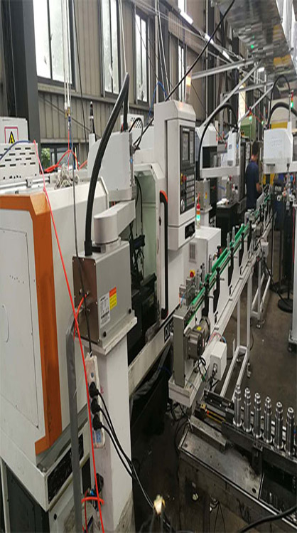 Application of Schwahr robot in automatic loading and unloading of CNC lathes